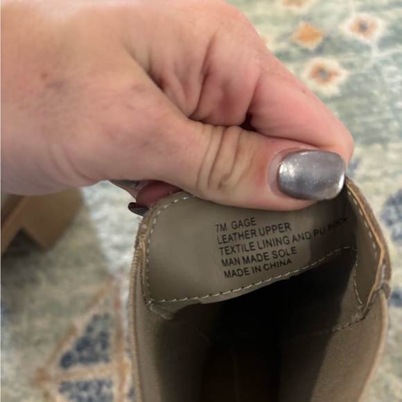 NWOT DOLCE VITA GREY COMBAT BOOT - Picture 5 of 5